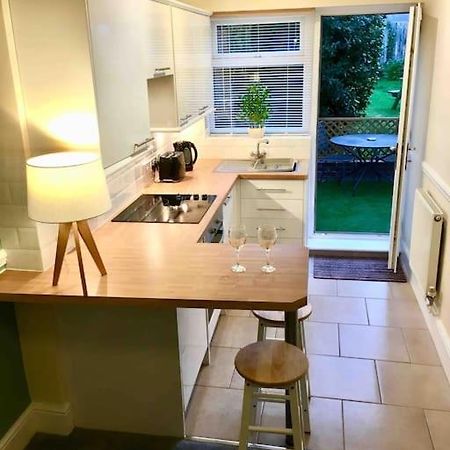Cosy Coach House Garden Apartment By The Sea, Own Entrance Door, Garden Terrace With Exclusive Rear Door Access & Free Reserved Parking Space Only 2 Mtrs From Your Apt Door! Early Checkin From 3Pm And Late Check Out Till 11Am Available! Broadstairs Exterior foto